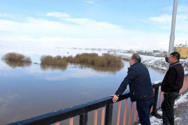 Kar Yağışı, Kura Nehri'ni Taşırdı