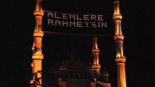 Selimiye Camii’Ne 16 Yıl Sonra Mahya Asıldı
