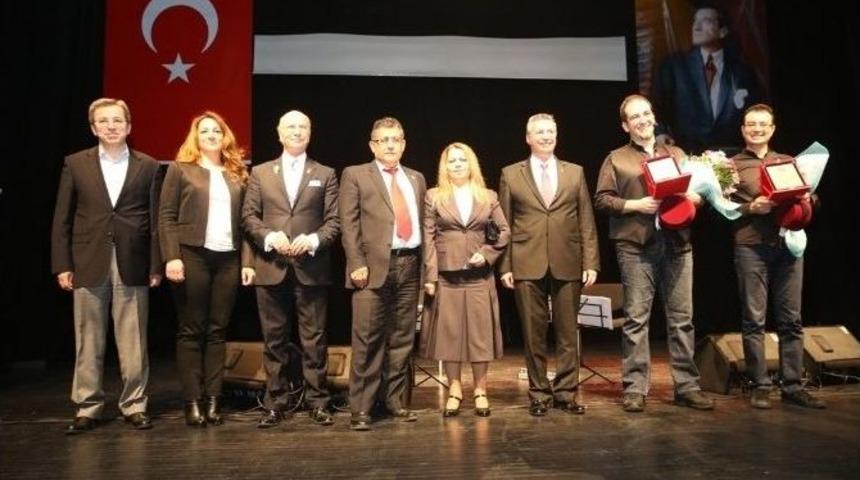 Cezaevi &Ccedil;ocukları İ&ccedil;in Sahneye &Ccedil;ıktılar