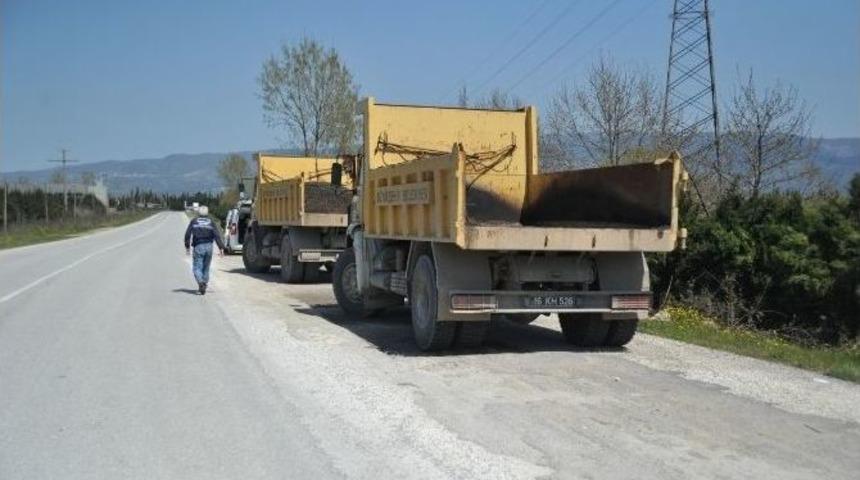 Orhangazi&rsquo;de G&ouml;l Yolundaki &Ccedil;ukurlar Asfaltlandı