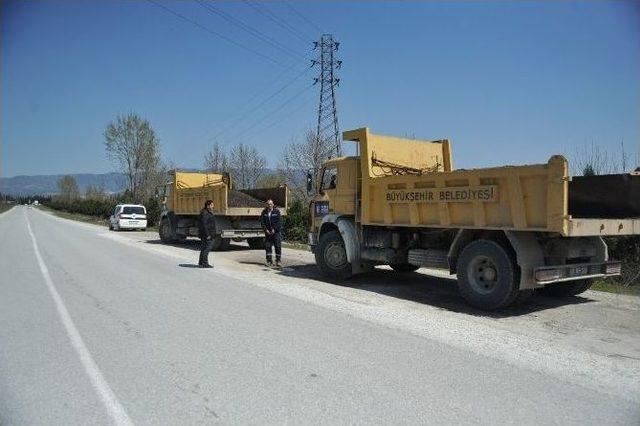 Orhangazi&rsquo;de G&ouml;l Yolundaki &Ccedil;ukurlar Asfaltlandı 3