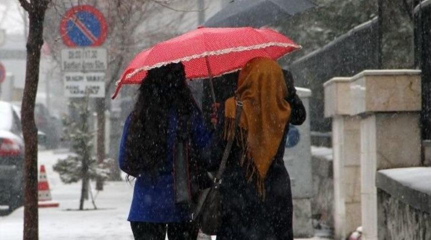 Ardahan&rsquo;da Nisan Ayında Kar &Ccedil;ilesi