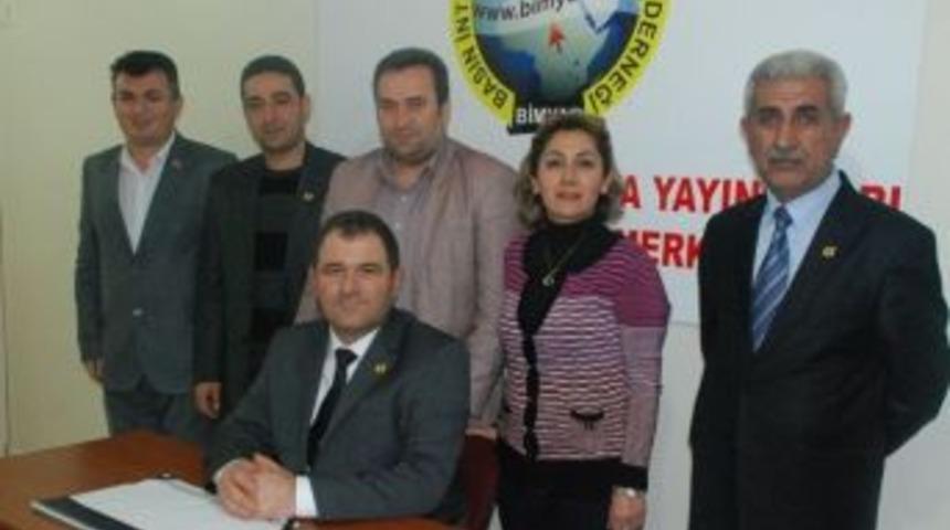 İnternet Medyası &lsquo;bimyad&rsquo; &Ccedil;atısı Altında Buluştu