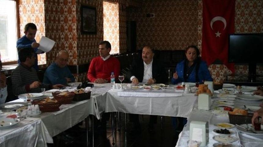 Chp Kars Milletvekili Adayları Basın İle Bir Araya Geldi