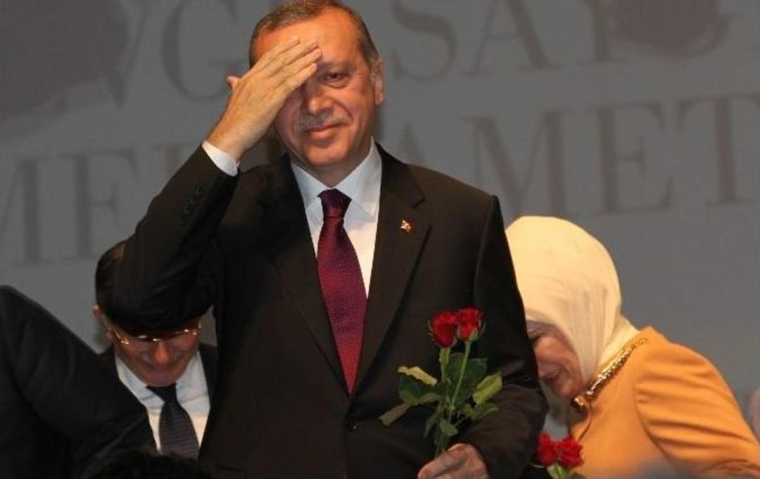 Başbakan İle Kılı&ccedil;daroğlu&rsquo;nun G&uuml;l Jesti