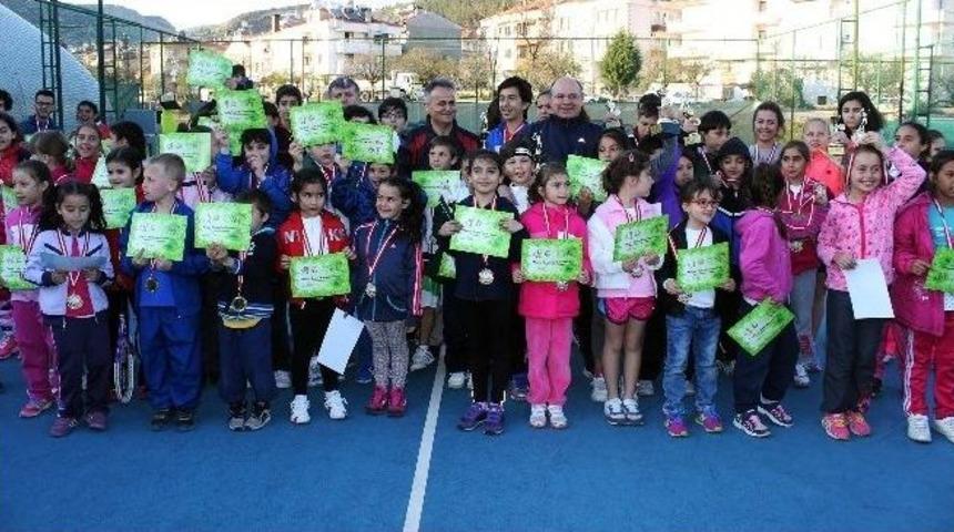 Tenis &lsquo;yaza Merhaba&rsquo; Turnuvası