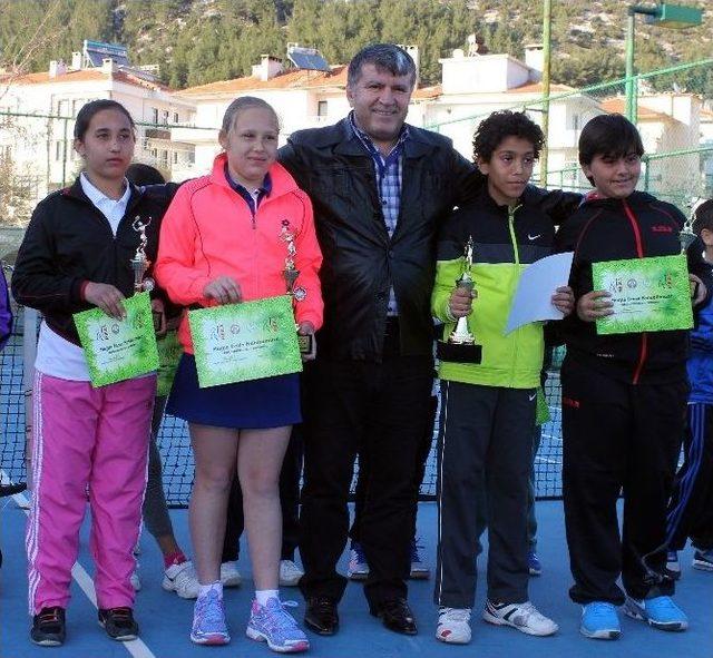 Tenis ‘yaza Merhaba’ Turnuvası