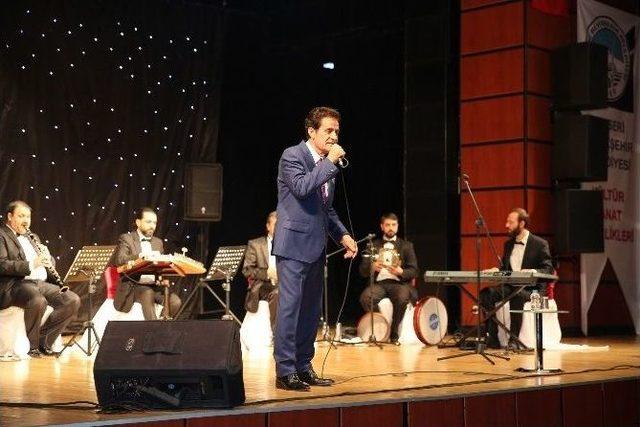 Zekai Tunca’dan Keyif Dolu Gece