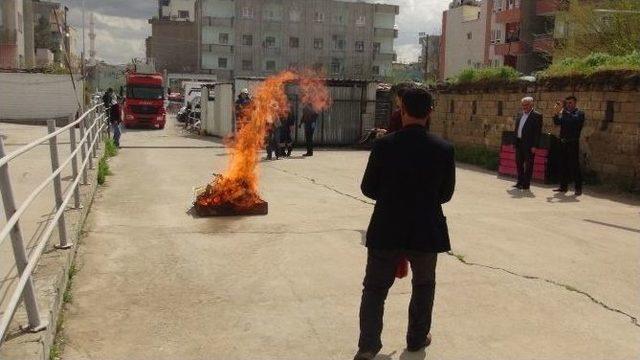 Avm’deki Yangın Tatbikatı Gerçeği Aratmadı