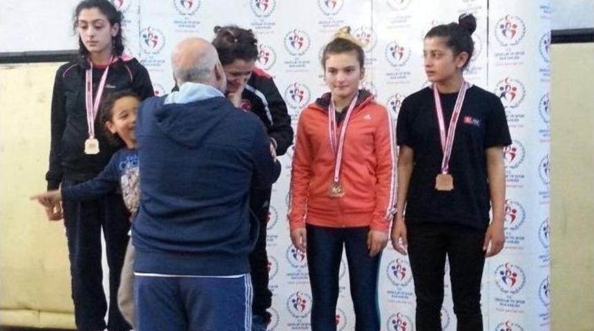 Cansu Yılmaz T&uuml;rkiye Şampiyonu Oldu