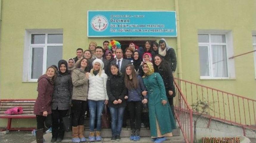 Sandıklı Meslek Y&uuml;ksekokulu &Ouml;ğrencileri Engelli &Ouml;ğrencileri Ziyaret Etti