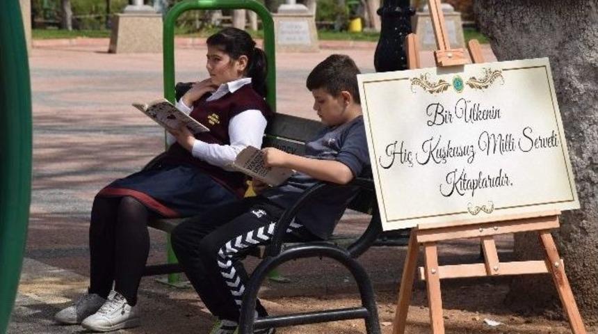 Kitap Okuma Etkinliği