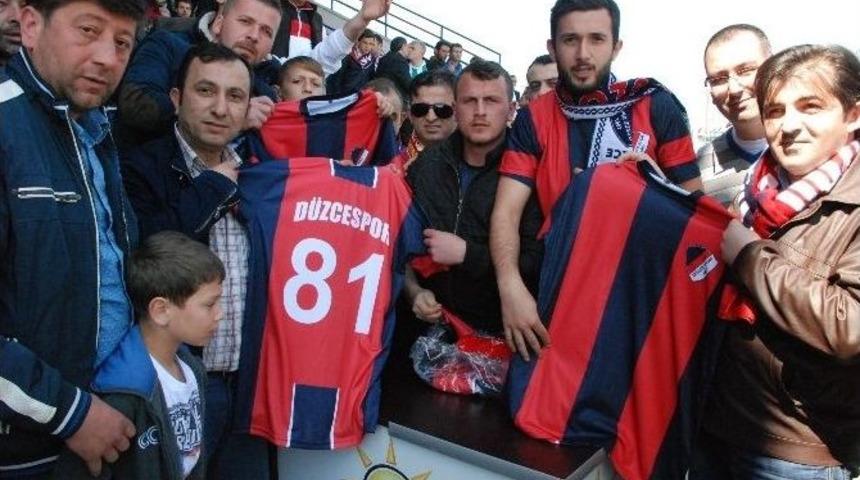 Ak Parti D&uuml;zcespor Forması Hediye Etti