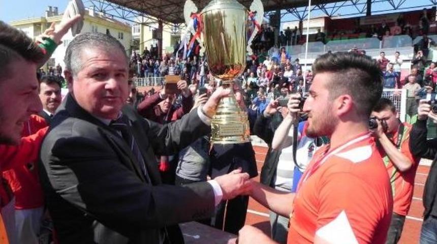 L&uuml;leburgazspor Şampiyonluk Kupasını Aldı
