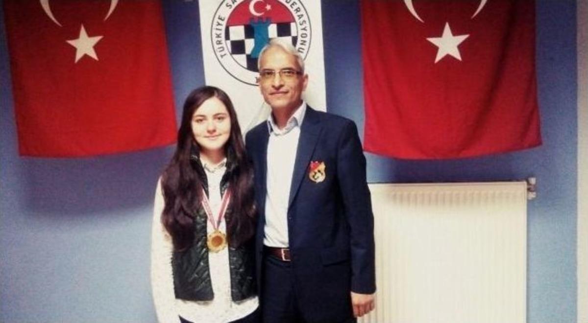 Gediz Anadolu İmam Hatip Lisesi Satran&ccedil; Turnuvasında İl İkincisi Oldu