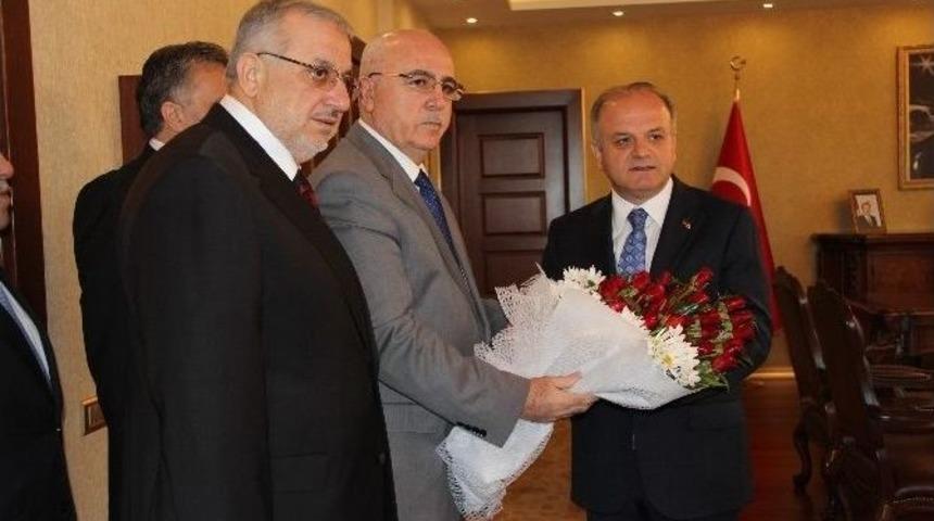 Vali &Ccedil;akacak, İl M&uuml;ft&uuml;s&uuml; Melek Ve İl&ccedil;e M&uuml;ft&uuml;lerini Kabul Etti