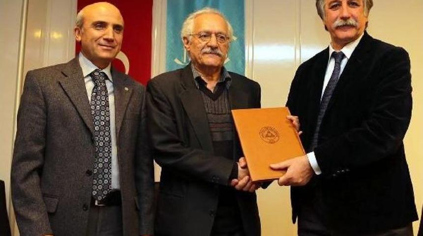 Genk&ouml;k'e Kanadalı Bilim Adamı