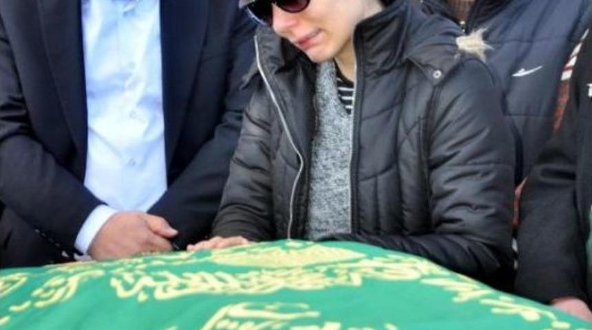 Hastanede Tedavi G&ouml;rd&uuml;kten 10 Saat Sonra Kalp Krizinden &Ouml;ld&uuml;