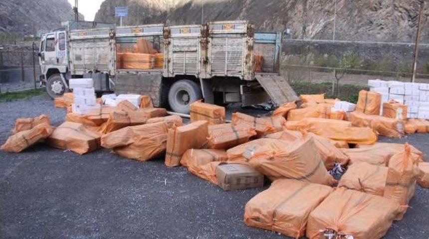 Hakkari'de Ka&ccedil;ak &Ccedil;ay Ve Sigara Ele Ge&ccedil;irildi