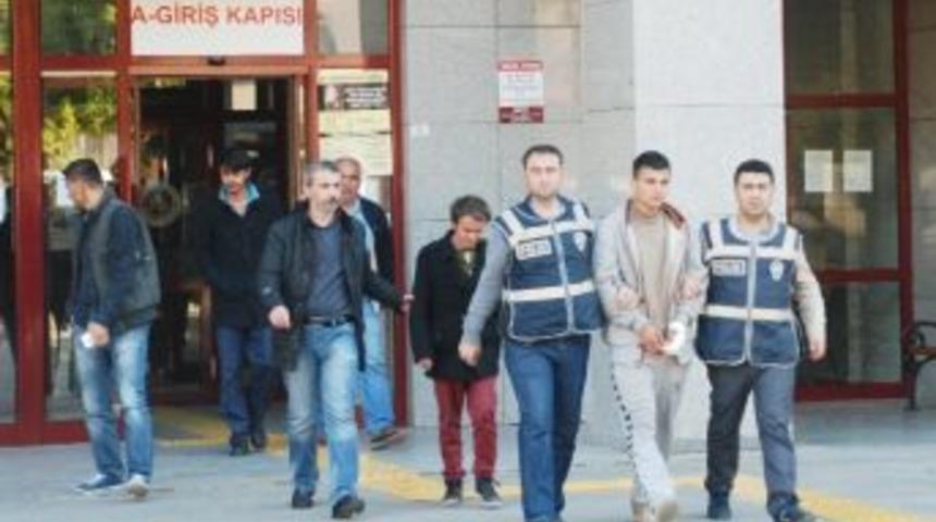 Cinayet Zanlısı Antalya&rsquo;da Yakalandı