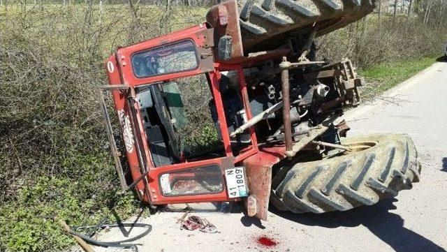 Traktör Beton Mikseri İle Çarpıştı: 1 Yaralı