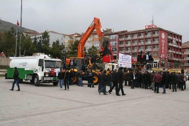 Yozgat Belediyesi Aldığı İş Makinelerini Tanıttı