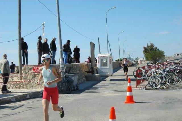 Taşucu Triatlon Yarışı'na 174 Sporcu Katıldı