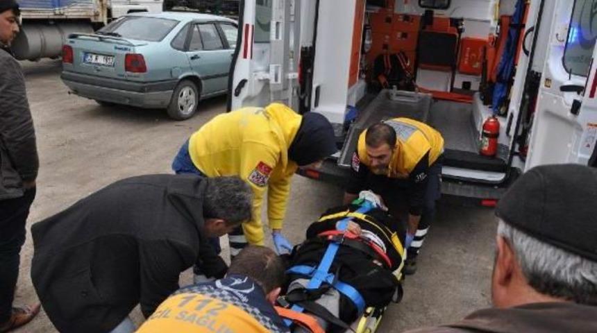 Tren Vagonunun Altından Ge&ccedil;erken Tren Hareket Etti: Ağır Yaralandı