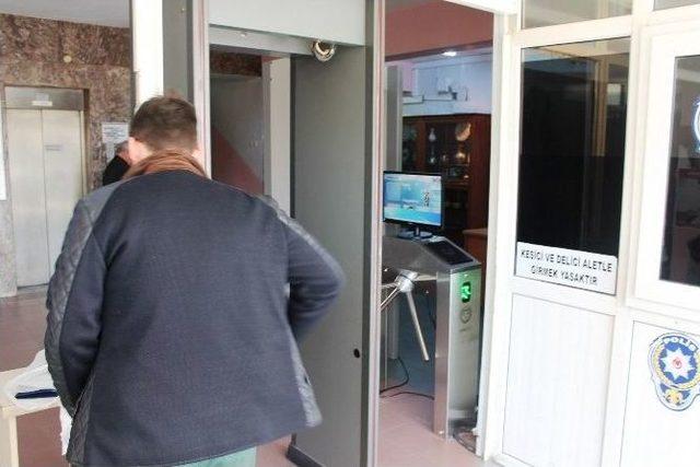 Tekirdağ Adliyesinde G&uuml;venlik &Ouml;nlemi 1