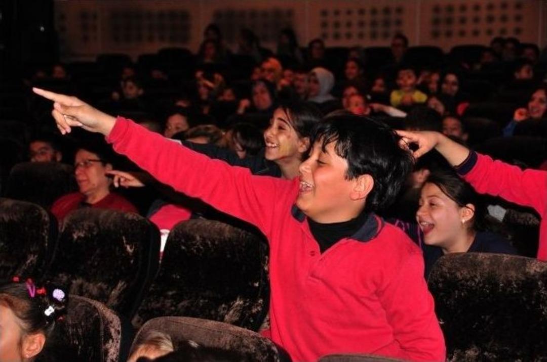 Manisa&rsquo;da &Ccedil;ocuk Filmleri Festivali Başladı