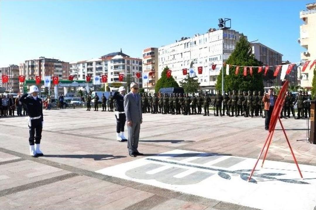 Atat&uuml;rk&rsquo;&uuml;n Edremit&rsquo;e Gelişinin 81. Yıld&ouml;n&uuml;m&uuml; T&ouml;renlerle Kutlandı