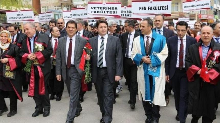 Fırat &Uuml;niversitesi&rsquo;nin 40. Yıl Etkinlikleri Y&uuml;r&uuml;y&uuml;şle Başladı