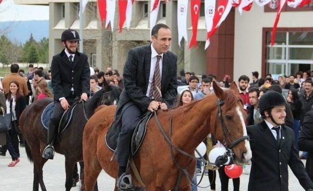 Fırat &Uuml;niversitesi&rsquo;nin 40. Yıl Etkinlikleri Y&uuml;r&uuml;y&uuml;şle Başladı 2