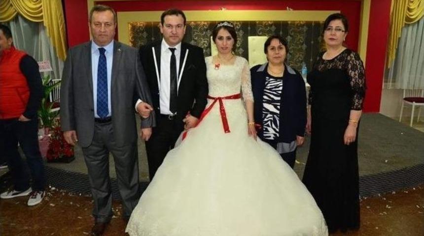 Caner Yenid&uuml;nya Nikah Şahidi Oldu