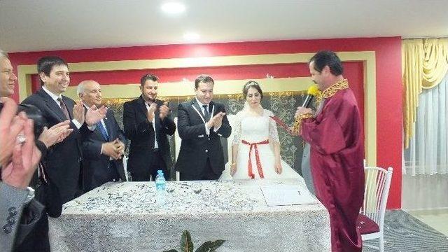 Caner Yenidünya Nikah Şahidi Oldu