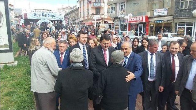 Tosya’da Kermes Açılışına Kastamonu Siyaseti Tam Kadro Katıldı