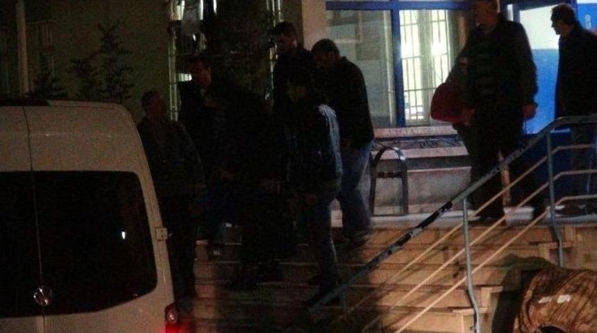 Sınırda Yakalanan İngiliz Vatandaşları &Uuml;lkerine G&ouml;nderildiler.