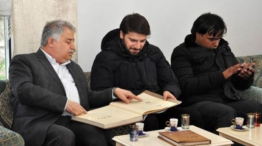 Sami Yusuf Ne&uuml; Rekt&ouml;r&uuml;n&uuml; Ziyaret Etti