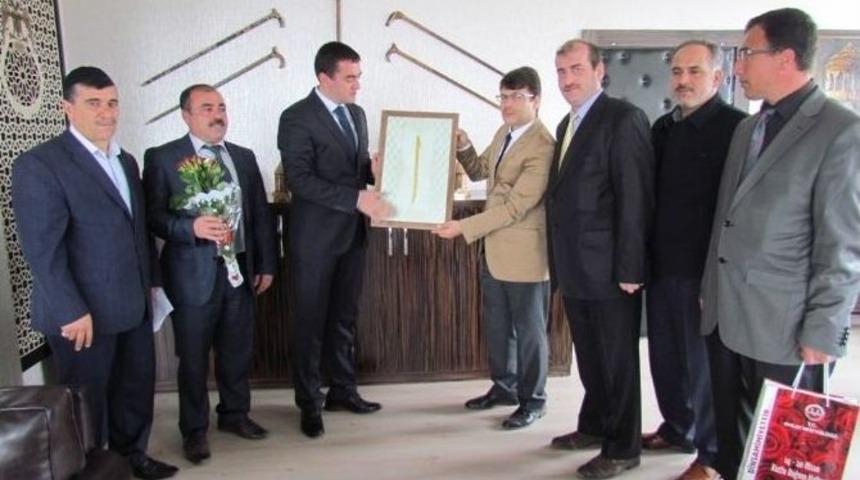 Ahlat M&uuml;ft&uuml;l&uuml;ğ&uuml;&rsquo;nden G&uuml;l Dağıtımı