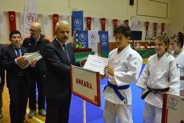 Anadolu Yıldızlar Judo Ligi Finali Kuşadası’nda Yapıldı