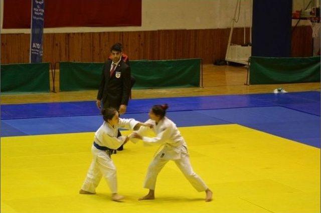 Anadolu Yıldızlar Judo Ligi Finali Kuşadası’nda Yapıldı