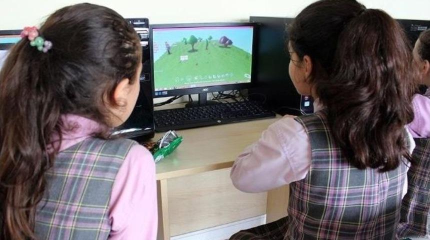 Yt&uuml;&rsquo;de &ldquo;haydi Kızlar Yazılıma&rdquo; Projesi