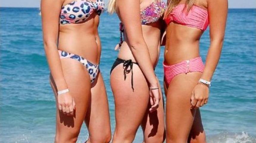 Turistler Sahilde Sabah Sporu Yaptı