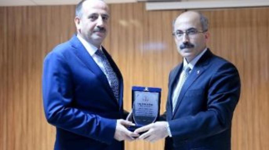 Başkan Duruay&rsquo;a Teşekk&uuml;r Plaketi
