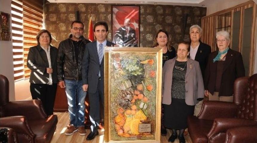Sanat&ccedil;ılardan Kaymakam Taştan&rsquo;a Teşekk&uuml;r Ziyareti