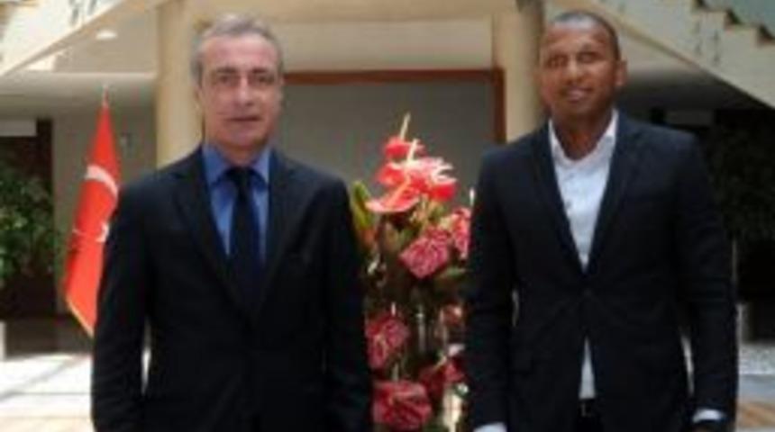 Kasımpaşa Teknik Direkt&ouml;rl&uuml;ğ&uuml;&rsquo;ne &Ouml;nder &Ouml;zen Getirildi