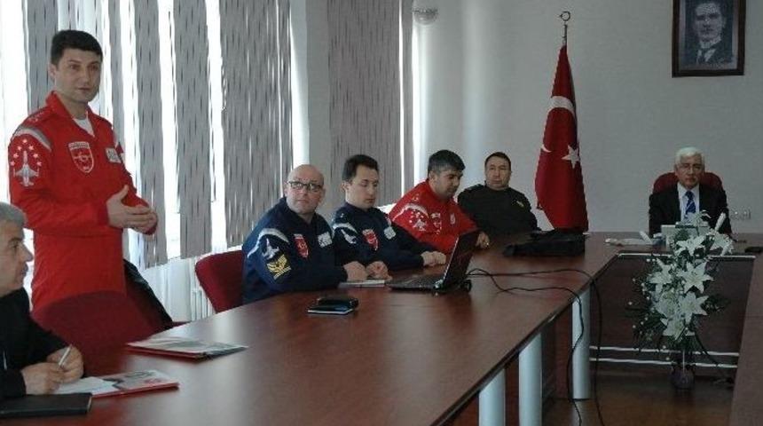 T&uuml;rk Yıldızları T&uuml;rk Dil Bayramına Renk Katacak