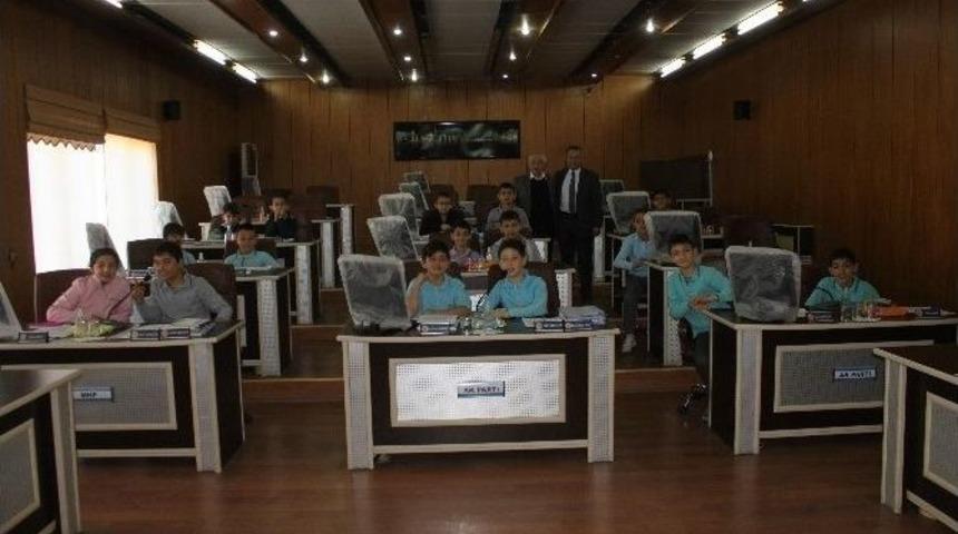 İgm&rsquo;den &Ouml;ğrencilere Yerel Y&ouml;netimler Eğitimi