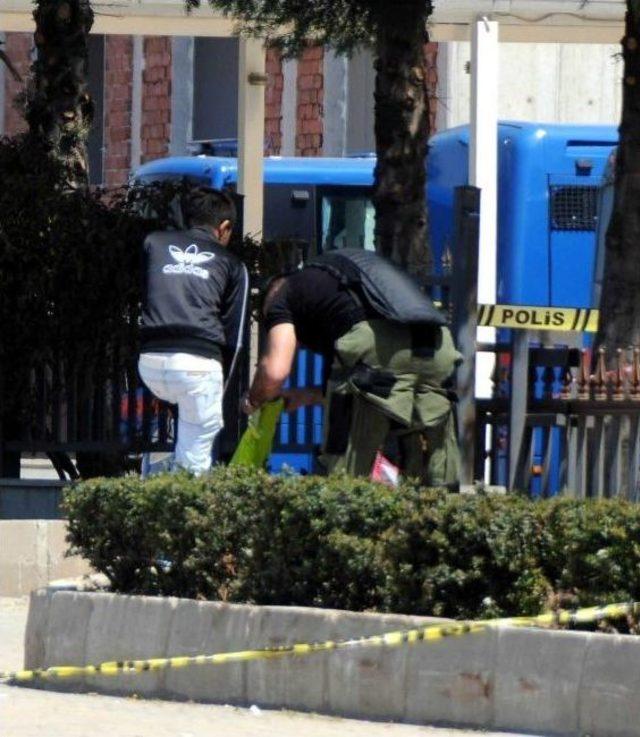 Adliyeye Girerken Dışarıda Bıraktığı &Ccedil;anta Polisi Alarma Ge&ccedil;irdi 2