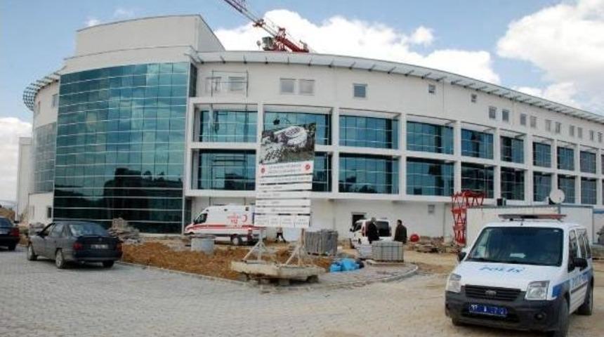 Kastamonu &Uuml;niversitesi'nde Inşaattan D&uuml;şen Iş&ccedil;i &Ouml;ld&uuml;